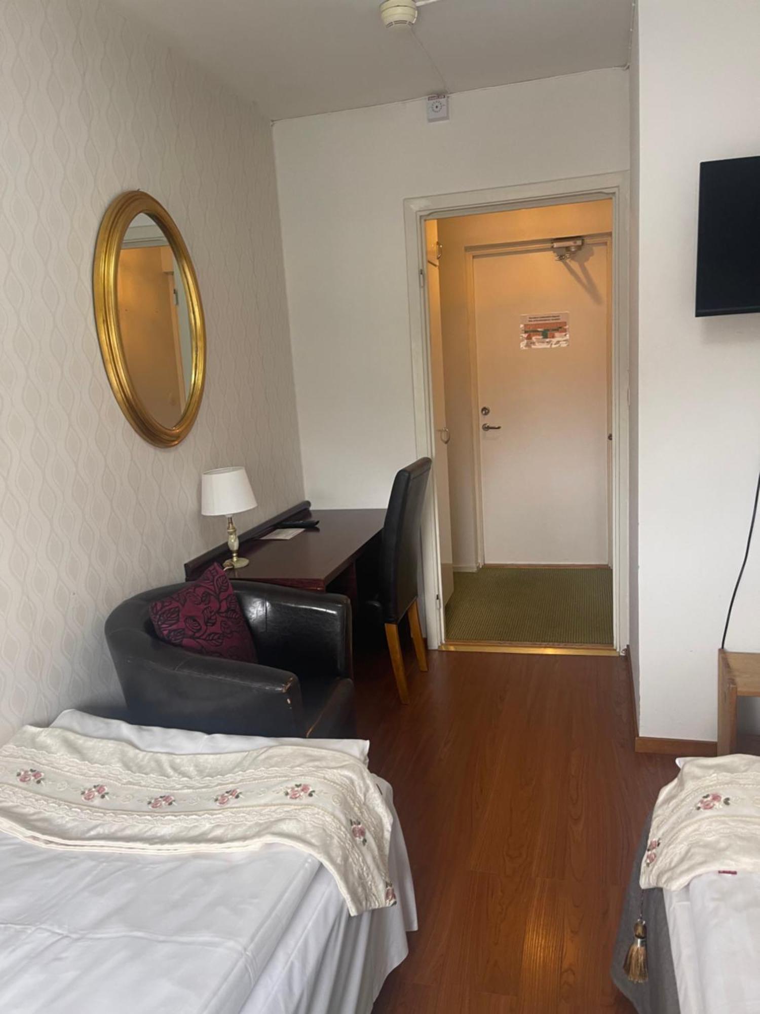 Vingaker Hotell Bagian luar foto