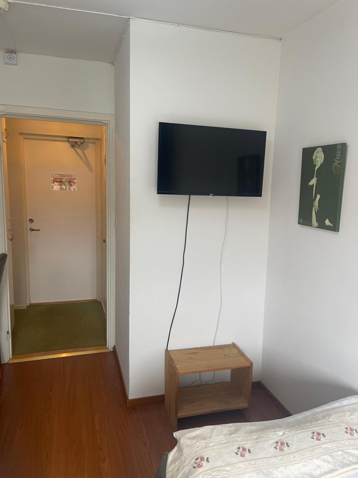 Vingaker Hotell Bagian luar foto